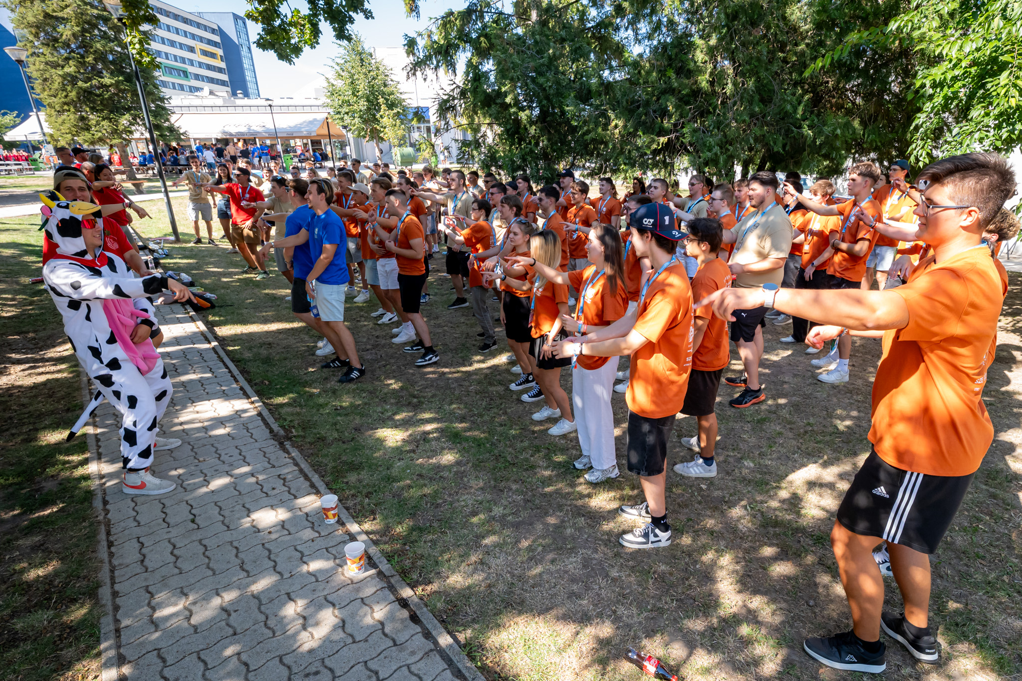 At night, entertainment took centre stage at the Bridge Student and Faculty Club. (Photos: András Adorján)
